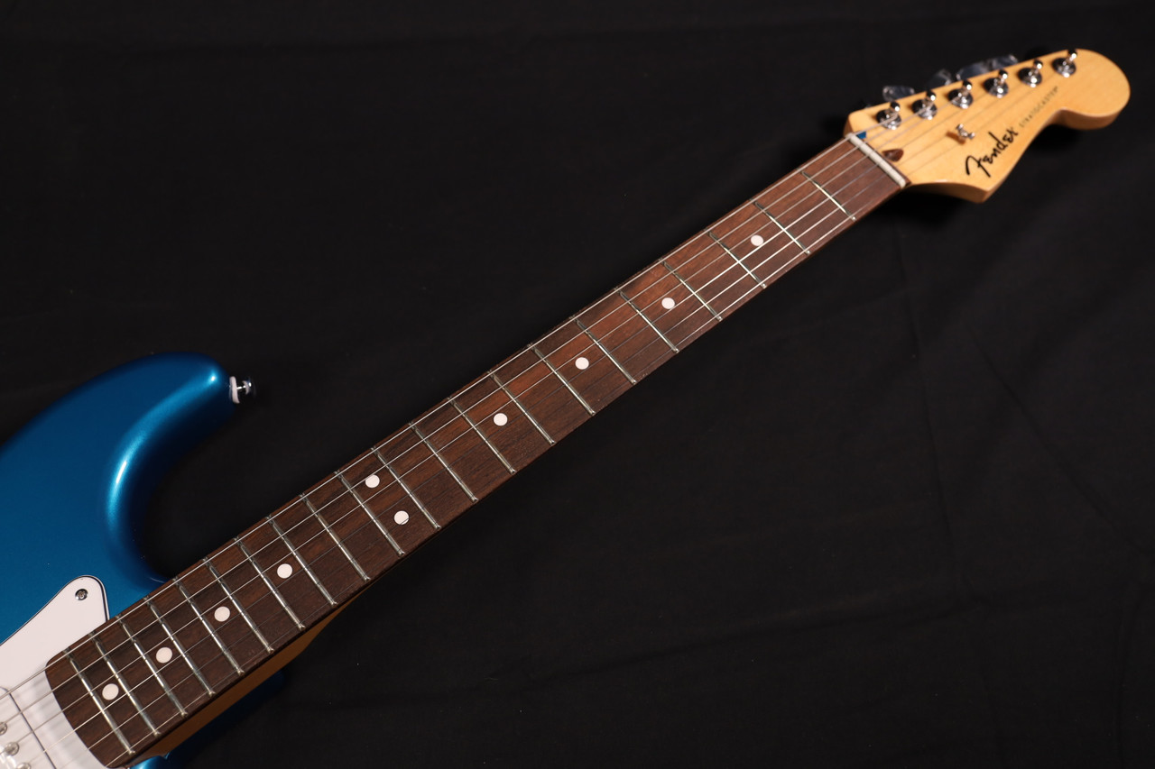 Fender Standard Stratocaster Laurel Fingerboard White Pickguard