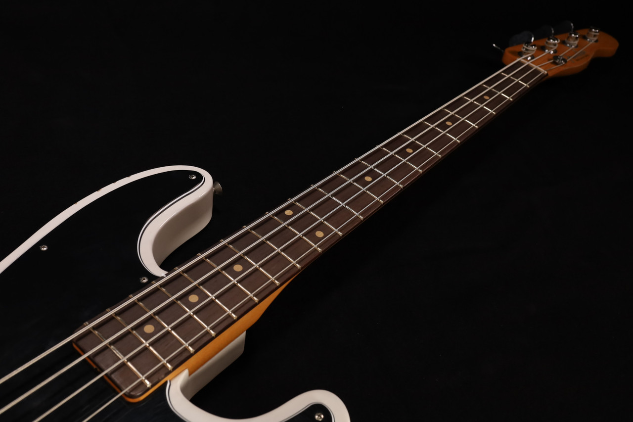Fender Mike Dirnt シグネイチャーモデル　ベース Fender Mike Dirnt Road Worn Precision Bass White Blonde Rosewood