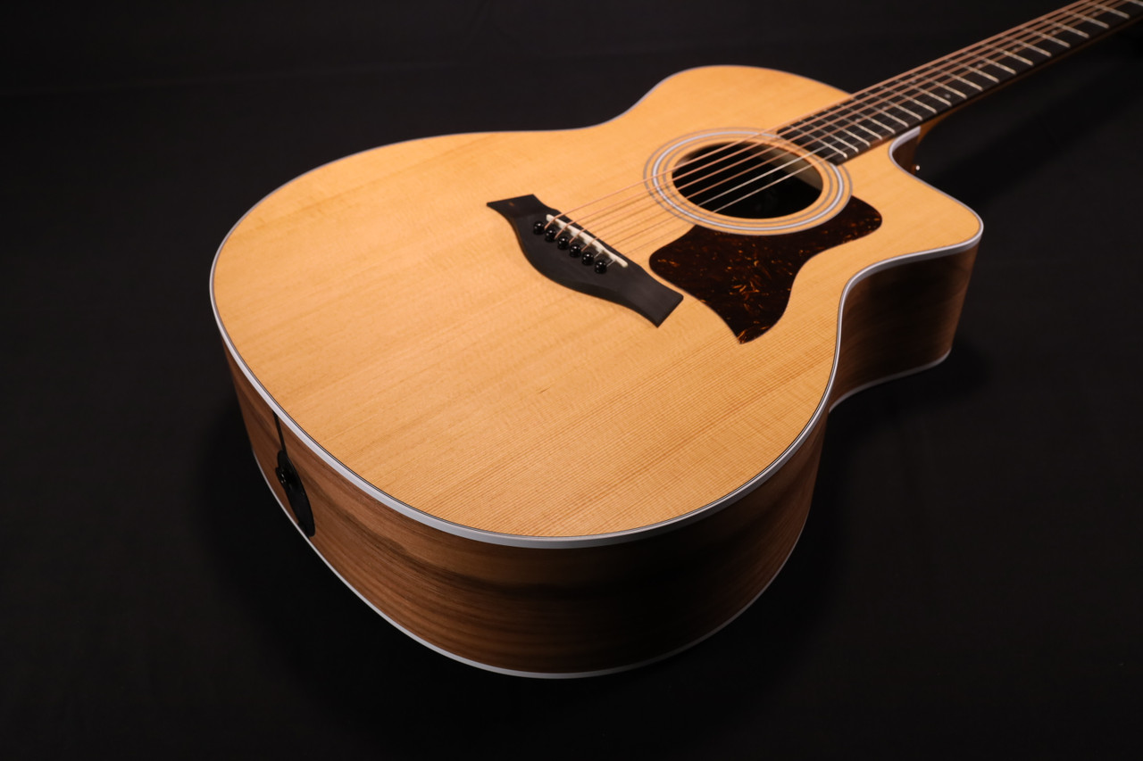 Taylor 214ce Grand Auditorium Spruce Top Mahogany Back and Sides