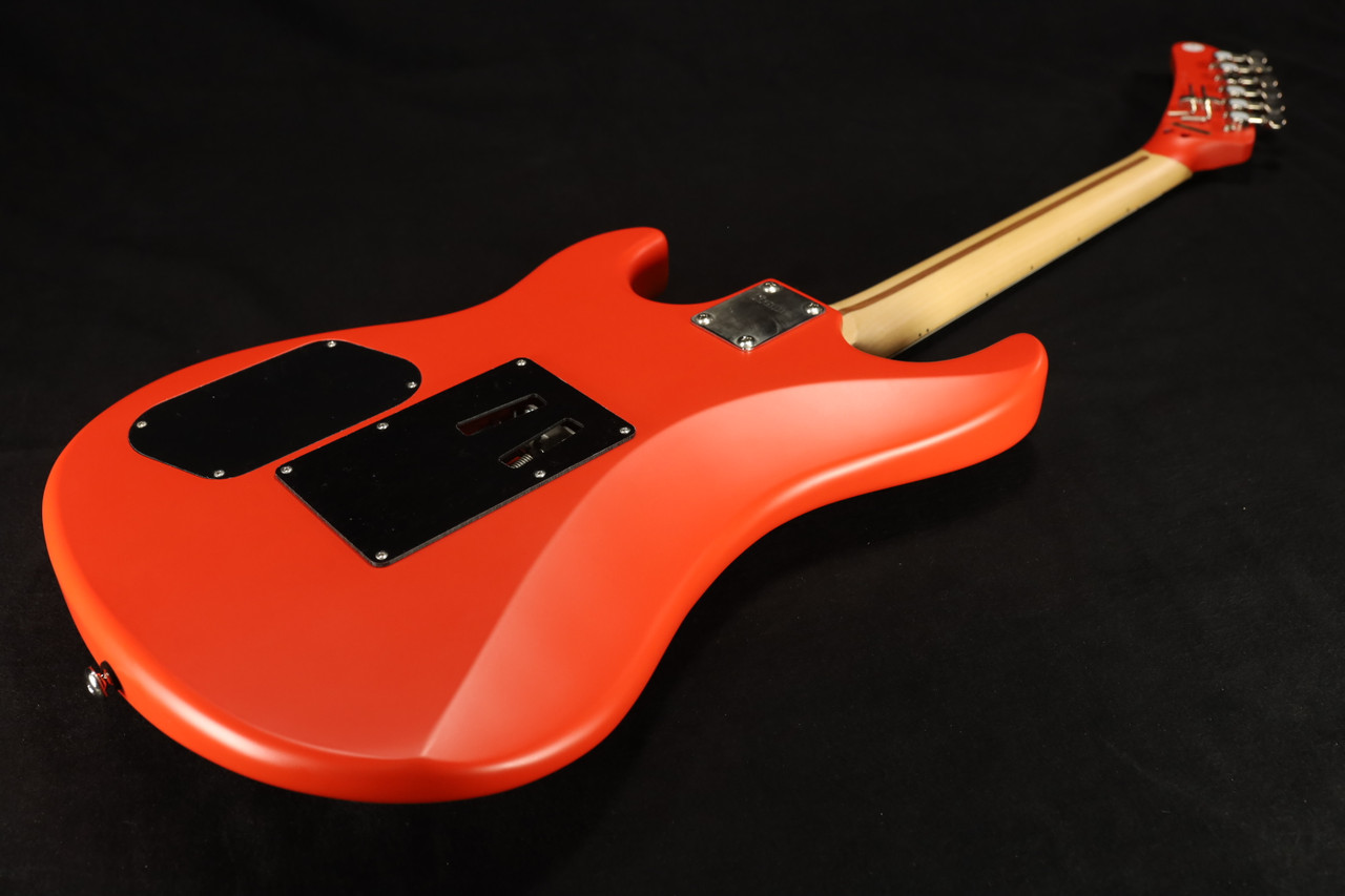 Kramer The 84 (Incl. Premium Gig Bag) ICON Eruption Red Satin 138