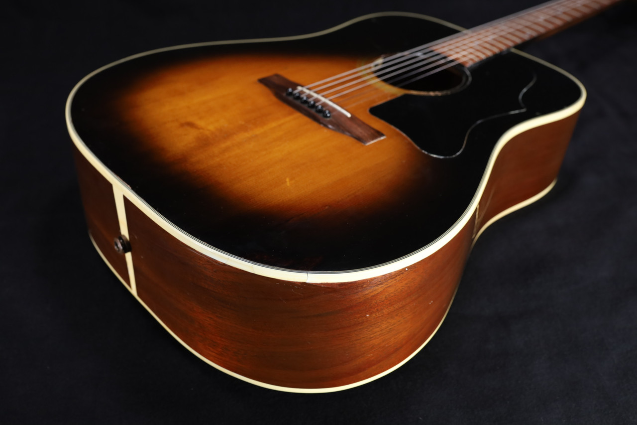 MINT Gibson J-45 Deluxe 1980 SECOND USED 059 - Liberty Music