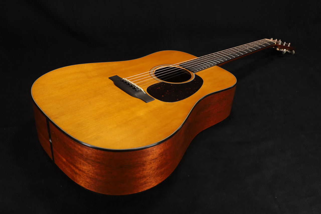 美品　Martin D-18V 2001 Martin D-18V