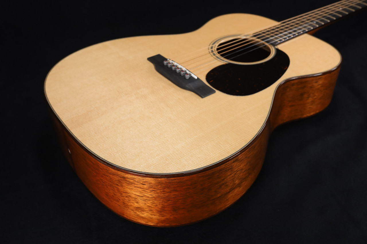 Martin 000-18 Modern Deluxe Acoustic Guitar - Natural 191