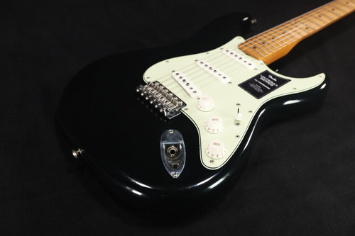 Fender Vintera II Road Worn 60s Stratocaster Maple Fingerboard Black 152 Fender Vintera II Road Worn 60s Stratocaster Maple Fingerboard Black 152