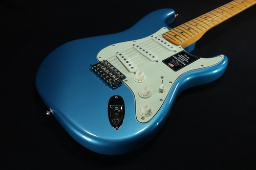 Fender American Professional Classic Stratocaster Maple Fingerboard Faded Lake Placid Blue 103 Fender American Professional Classic Stratocaster Maple Fingerboard Faded Lake Placid Blue 103