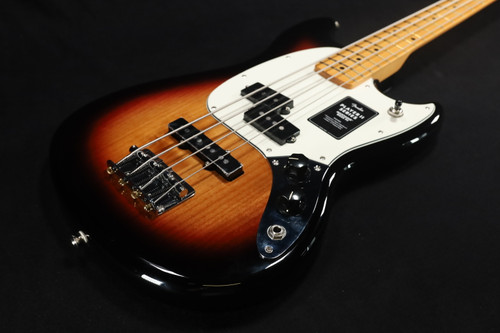 Fender Player II Mustang Bass PJ Maple Fingerboard 3-Color Sunburst 129 Fender Player II Mustang Bass PJ Maple Fingerboard 3-Color Sunburst 129
