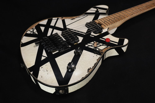 EVH CUSTOM SHOP USA - SPECIAL EDITION WOLFGANG - EVH STRIPES WHITE/BLACK 34A