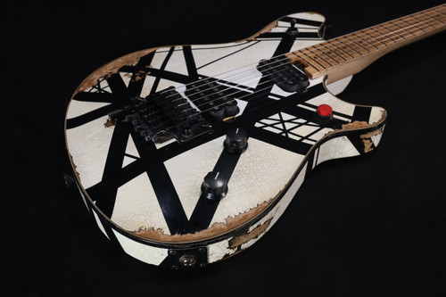 EVH CUSTOM SHOP USA - SPECIAL EDITION WOLFGANG - EVH STRIPES WHITE/BLACK 38A
