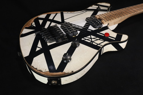 EVH CUSTOM SHOP USA - SPECIAL EDITION WOLFGANG - EVH STRIPES WHITE/BLACK 35A