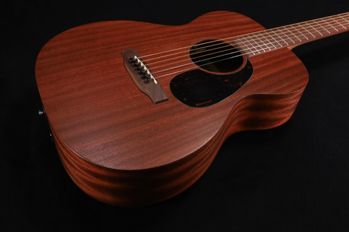 Martin Guitar 000 Jr-10E Satin Sap/Sap with Softshell Case 399