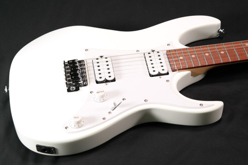 Ibanez GIO Series GRX20W Electric Guitar, Rosewood Fretboard, White