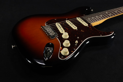 1982 Fender Stratocaster Sunburst 819 - Liberty Music