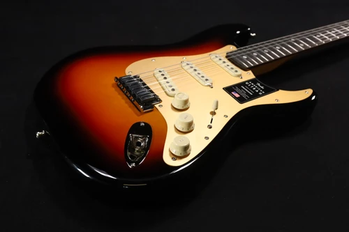 Fender American Ultra II Stratocaster Ebony Fingerboard Ultraburst 742