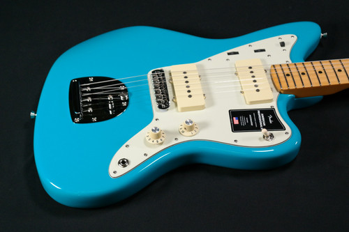 Fender American Professional II Jazzmaster - Maple Fingerboard - Miami Blue - 582