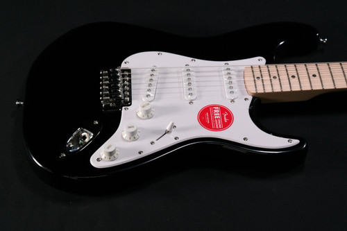 Squier Sonic Stratocaster - Maple Fingerboard - White Pickguard - Black - 707