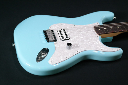 Fender Limited Edition Tom Delonge Stratocaster, Rosewood Fingerboard, Daphne Blue 992 