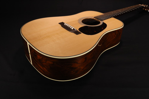 MINT Martin D-28 Marquis Natural with Hardcase 2000's USED 444