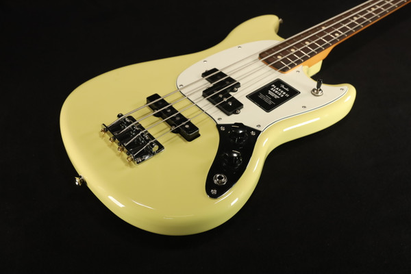 Fender Player II Mustang Bass PJ Rosewood Fingerboard Hialeah Yellow 702