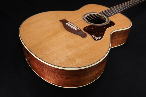 Taylor Gold Label 814E Super Auditorium Acoustic Electric Guitar - Sunburst 001