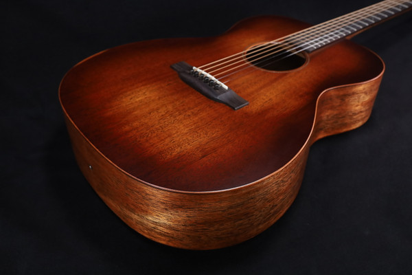 Martin 000-15M StreetMaster Acoustic Guitar - Mahogany Burst 199