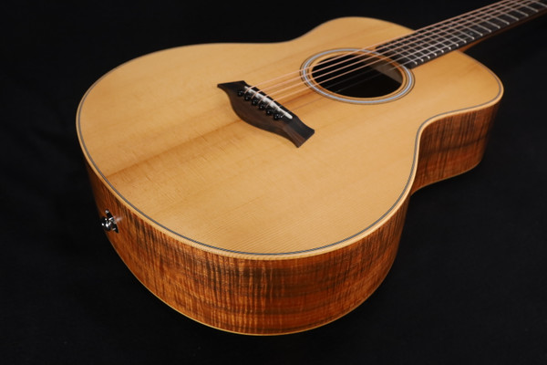 Taylor GS Mini-e LTD Figured Koa With Case 262