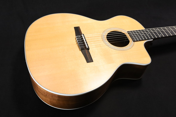Taylor 214ce-N Nylon Acoustic-electric Guitar - Natural 500