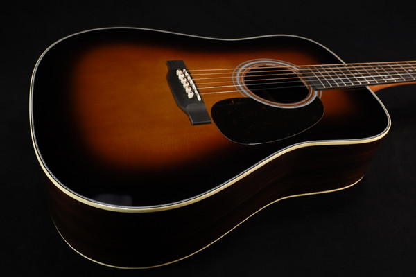 Martin D-28 Standard Series NEW 2025 - Sunburst 457