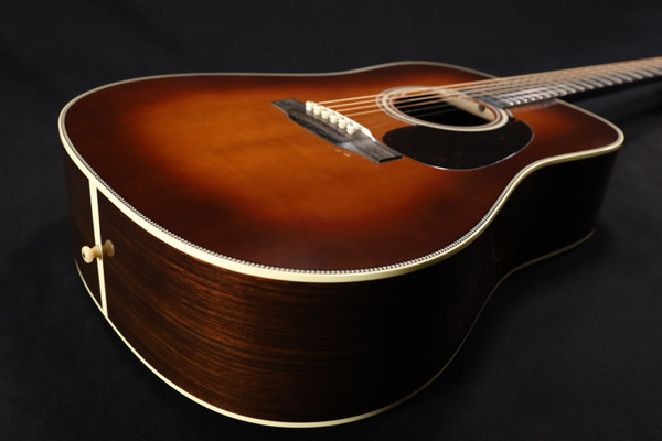 MINT Martin D-28 Authentic Custom Expert Model Sunburst USED 107