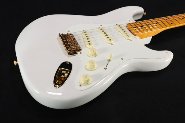 Fender Limited Edition American Vintage II 1957 Stratocaster, Flame Maple Fingerboard - White Blonde 430