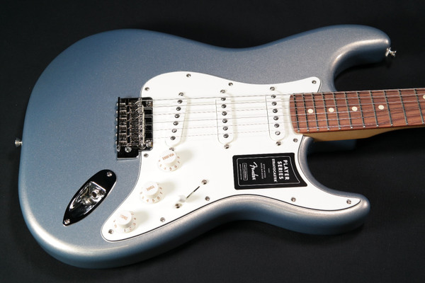 Fender Player Stratocaster - Pau Ferro Fingerboard - Silver - 701