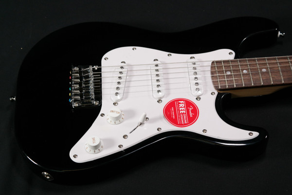 Squier Mini Stratocaster - Laurel Fingerboard - Black 074