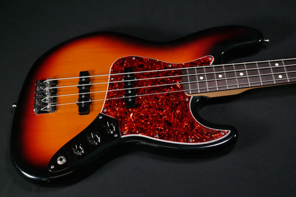 2000 Fender American Jazz Bass Rosewood Fingerboard, 3-Color Sunburst W/Hard Case - Used - 307