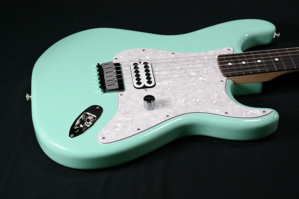 Fender Limited Edition Tom Delonge Stratocaster, Rosewood Fingerboard, Surf Green - 659