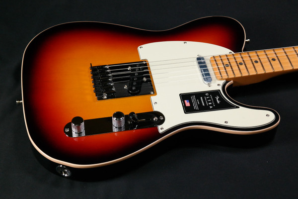 Fender American Ultra Telecaster - Maple Fingerboard - Ultraburst 163