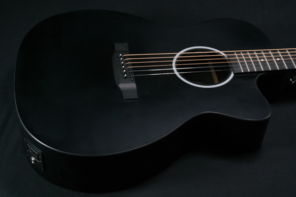 Martin Guitar X Series OMC-X1E Acoustic-Electric Guitar with Gig Bag, Black High-Pressure Laminate, 000-14 Fret, Performing Artist Neck Shape - 370