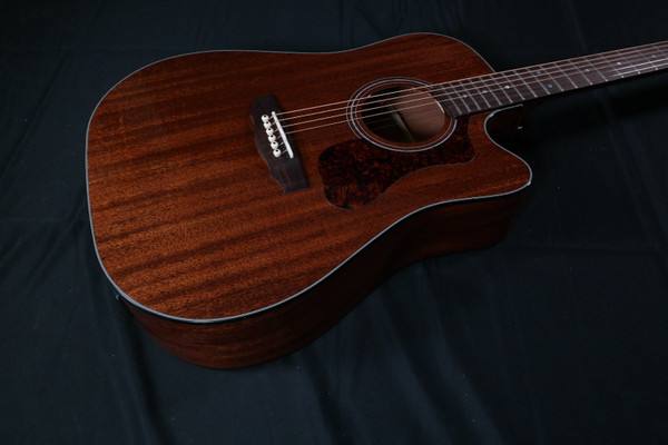 Guild D-120CE  -  100 All Solid Dreadnought - Natural Gloss 993
