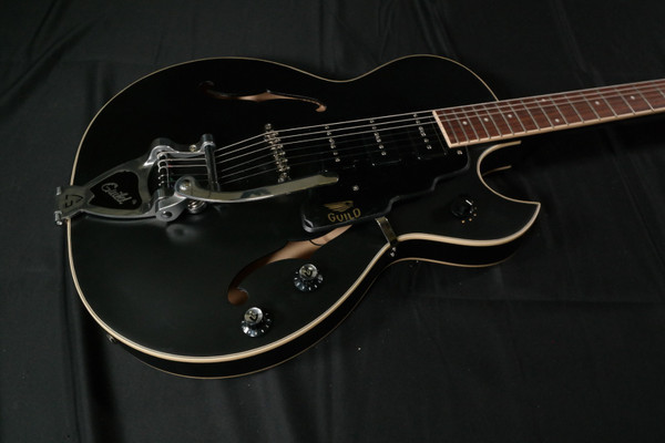 Guild Starfire I Jet 90 *NEW -  Newark Florentine-Cut Semi-Hollow w/tremolo - Satin Black 623