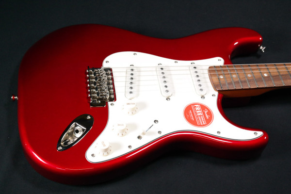 Squier Classic Vibe '60s Stratocaster - Laurel Fingerboard - Candy Apple Red 156
