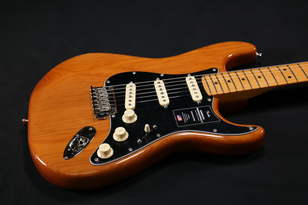 Fender American Professional II Stratocaster - Maple Fingerboard - Roasted Pine 455