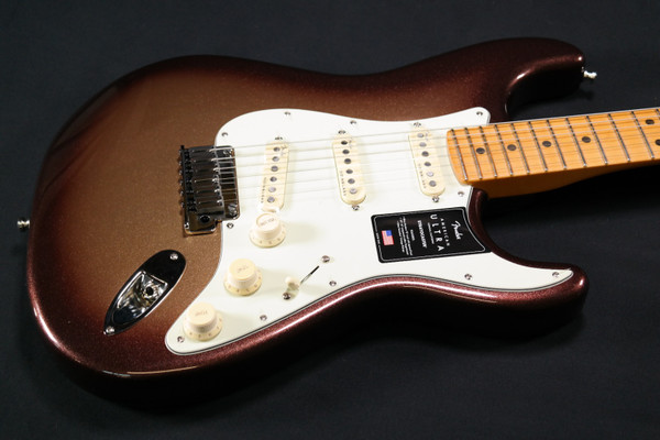 Fender American Ultra Stratocaster - Maple Fingerboard - Mocha Burst 559