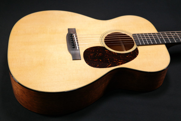 Martin Guitar Standard Series Acoustic Guitars, Hand-Built Martin Guitars with Authentic Wood 000-18 864