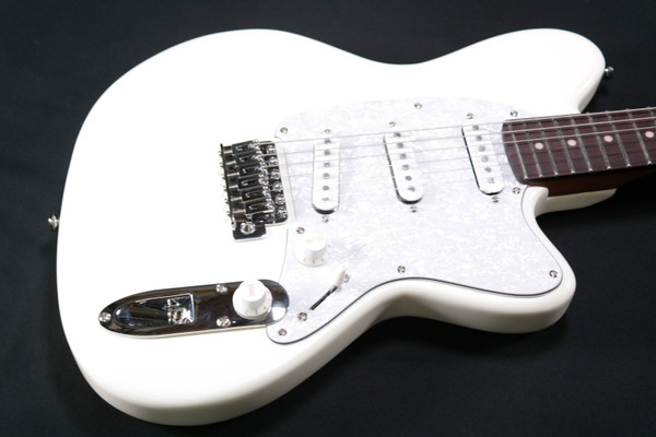 Ibanez ICHI00VWH Ichika Signature 6st Electric Guitar - Vintage White 395
