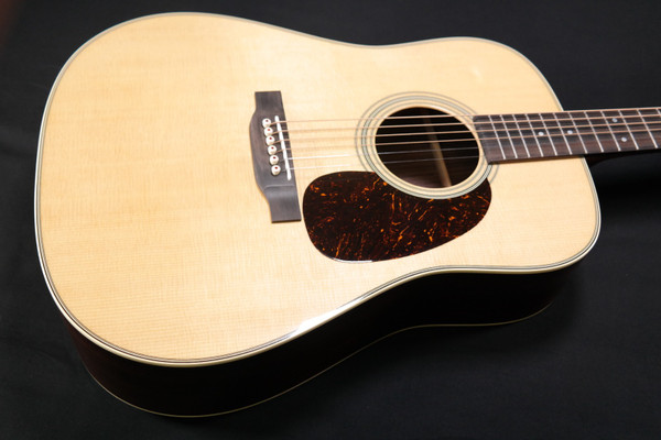 Martin 2017 D-28 Dreadnought Acoustic Guitar Natural 584