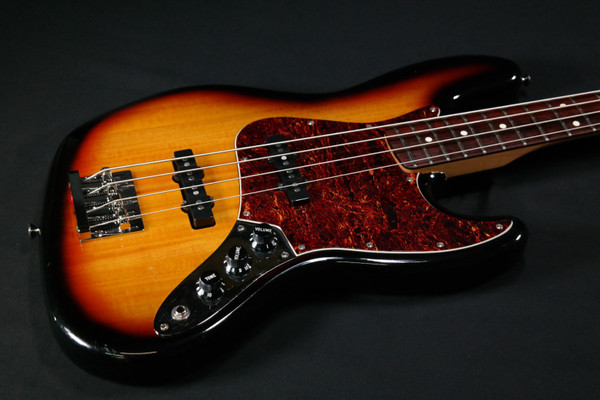 1999 Fender Jazz Bass - Sunburst W/Gig Bag - Used - 698