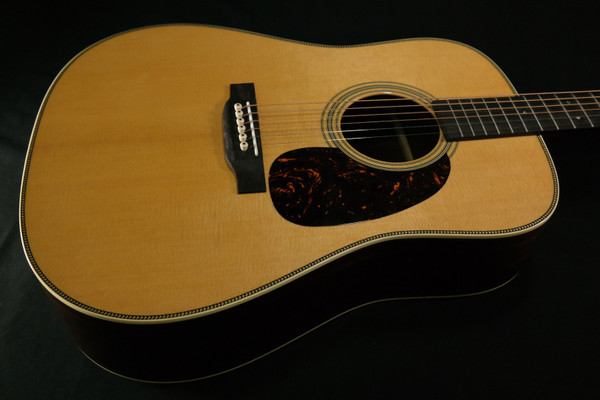 Martin HD-28 Guitar Standard Series Acoustic Guitars, Hand-Built Martin Guitars with Authentic Wood 551