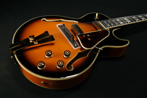Ibanez GB10SEBS George Benson Signature  6str Electric Guitar w/Case - Brown Sunburst 324
