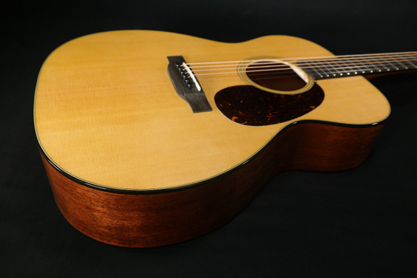 Martin Guitar Standard Series Acoustic Guitars, Hand-Built Martin Guitars with Authentic Wood 000-18 657