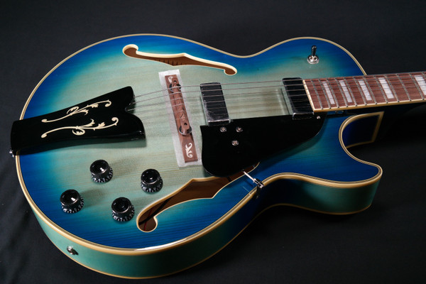 Ibanez GB10EMJBB George Benson Signature 6str Hollow Body Electric Guitar - Jet Blue Burst 430