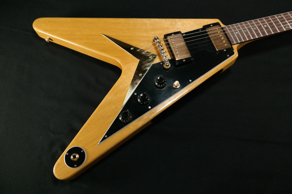 Gibson Custom Shop 1958 Korina Flying V Black Pickguard Natural - 58KFVBLKVOGH1 203
