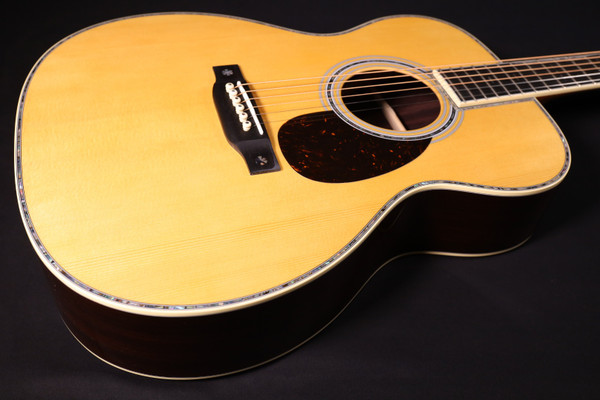 Martin OM-42 Guitar Standard Series Acoustic Guitars, Hand-Built Martin Guitars with Authentic Wood OM-42 205